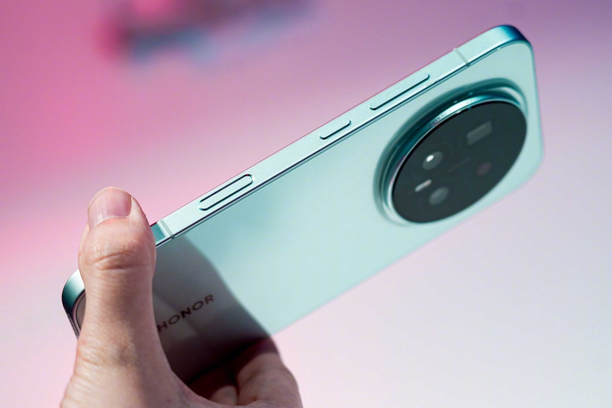 honor-magic8-ultra-nin-uc-arxa-kamera-ve-guclendirilmis-zoom-sensoru-ile-teqdim-olunacagi-gozlenilir